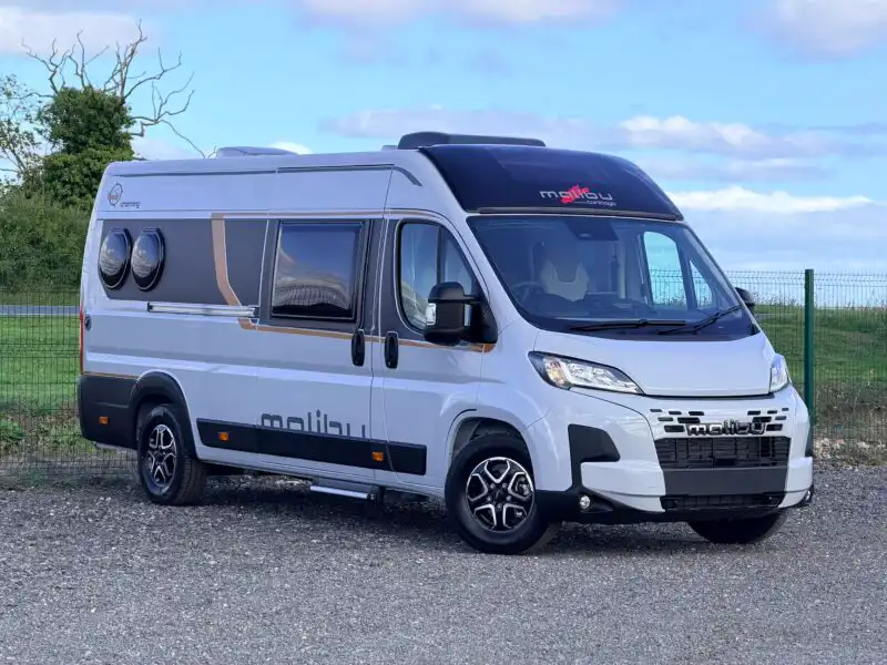 Malibu Van Charming 640 LE RB GT Skyview