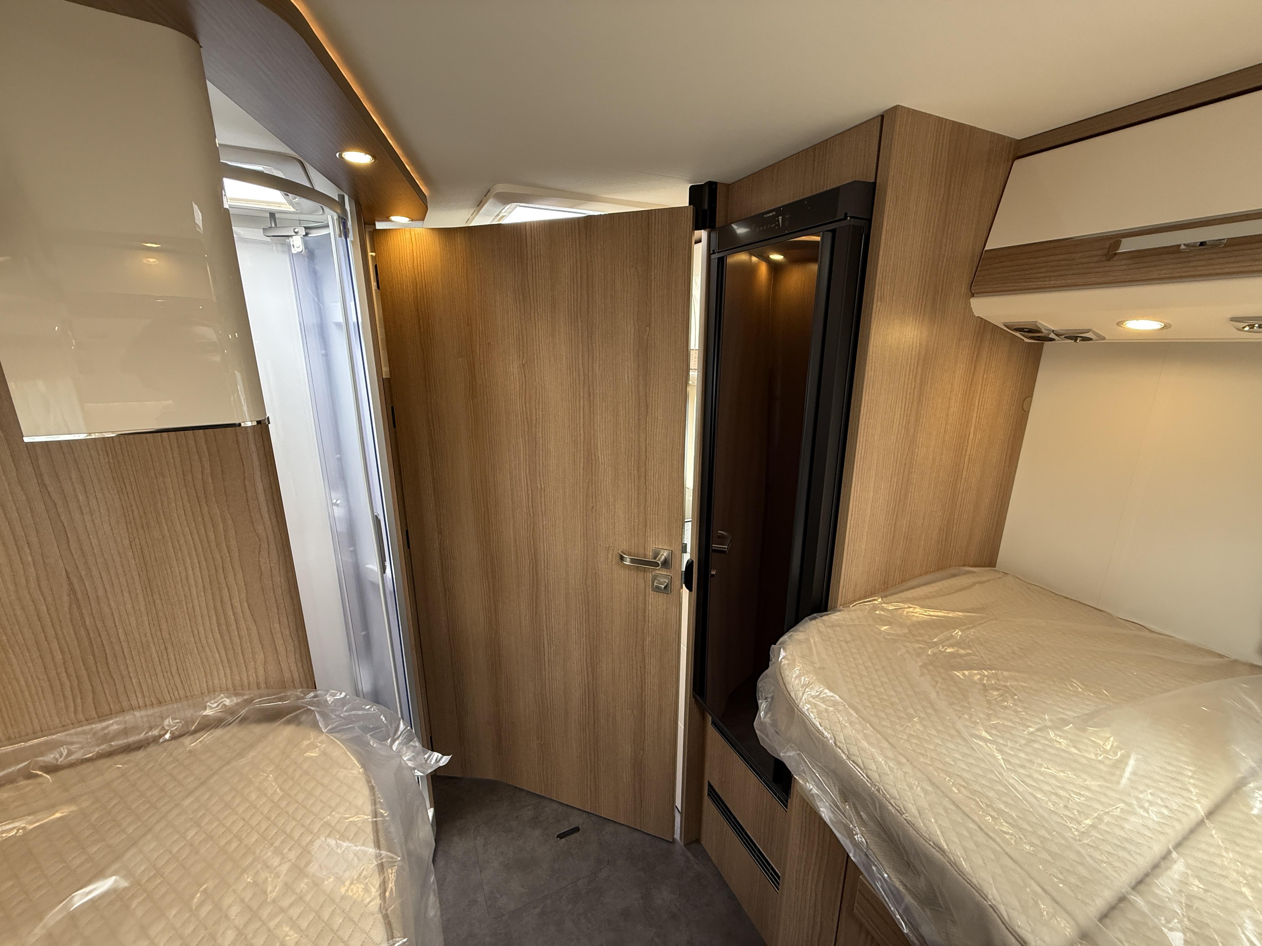 20250523 105822409 IOS