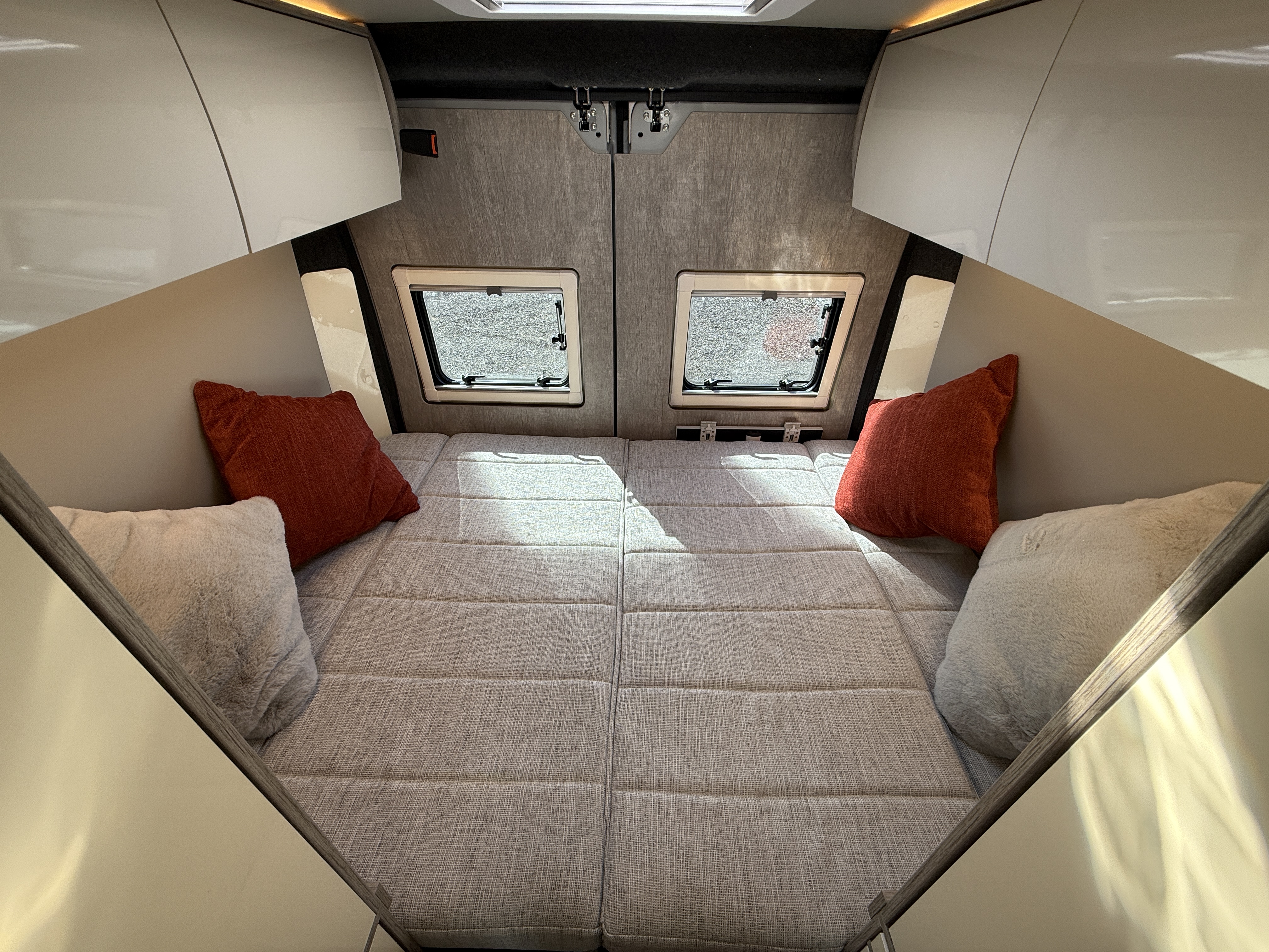 20250908 091515222 IOS