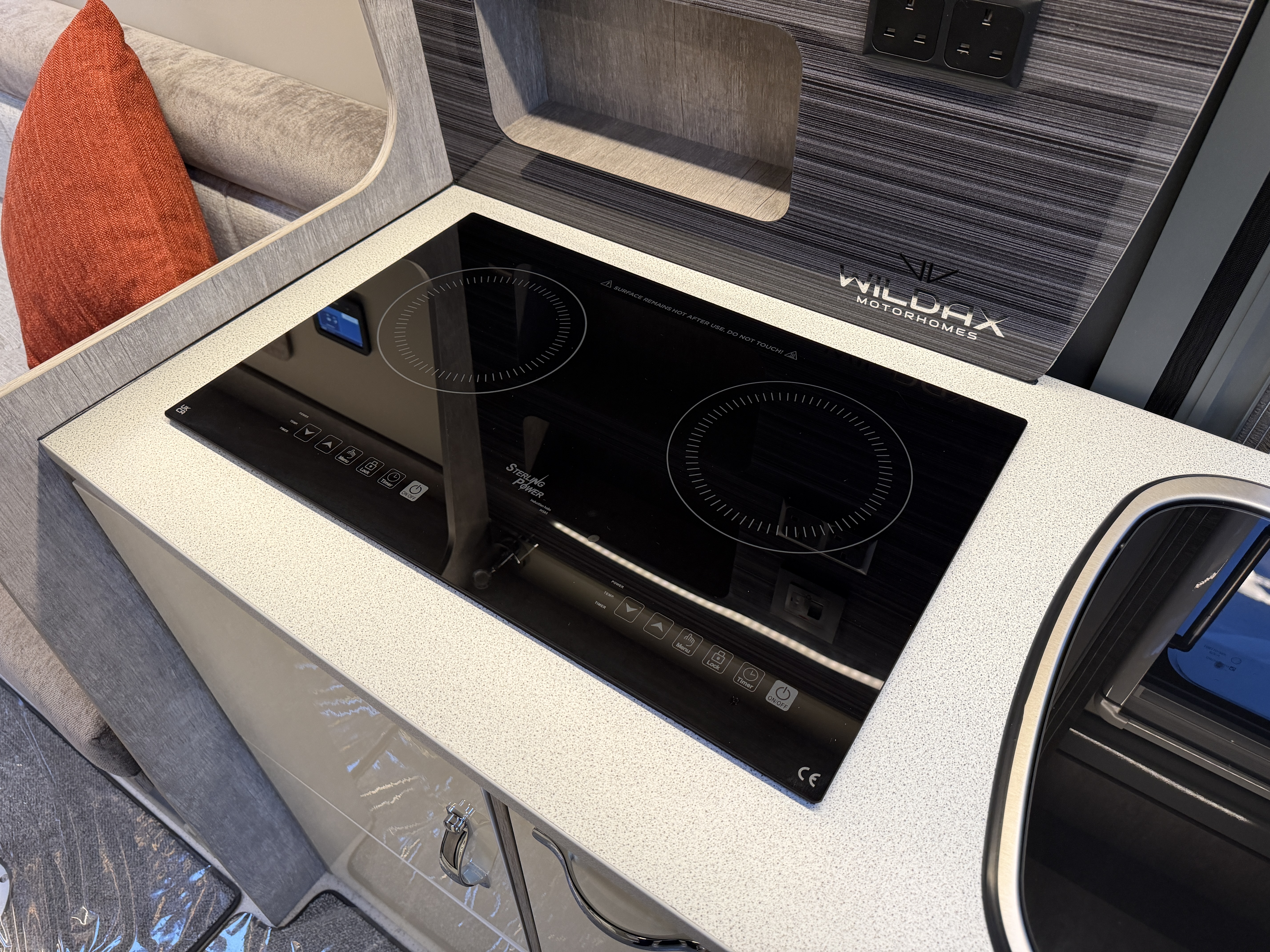 20251111 145621646 IOS