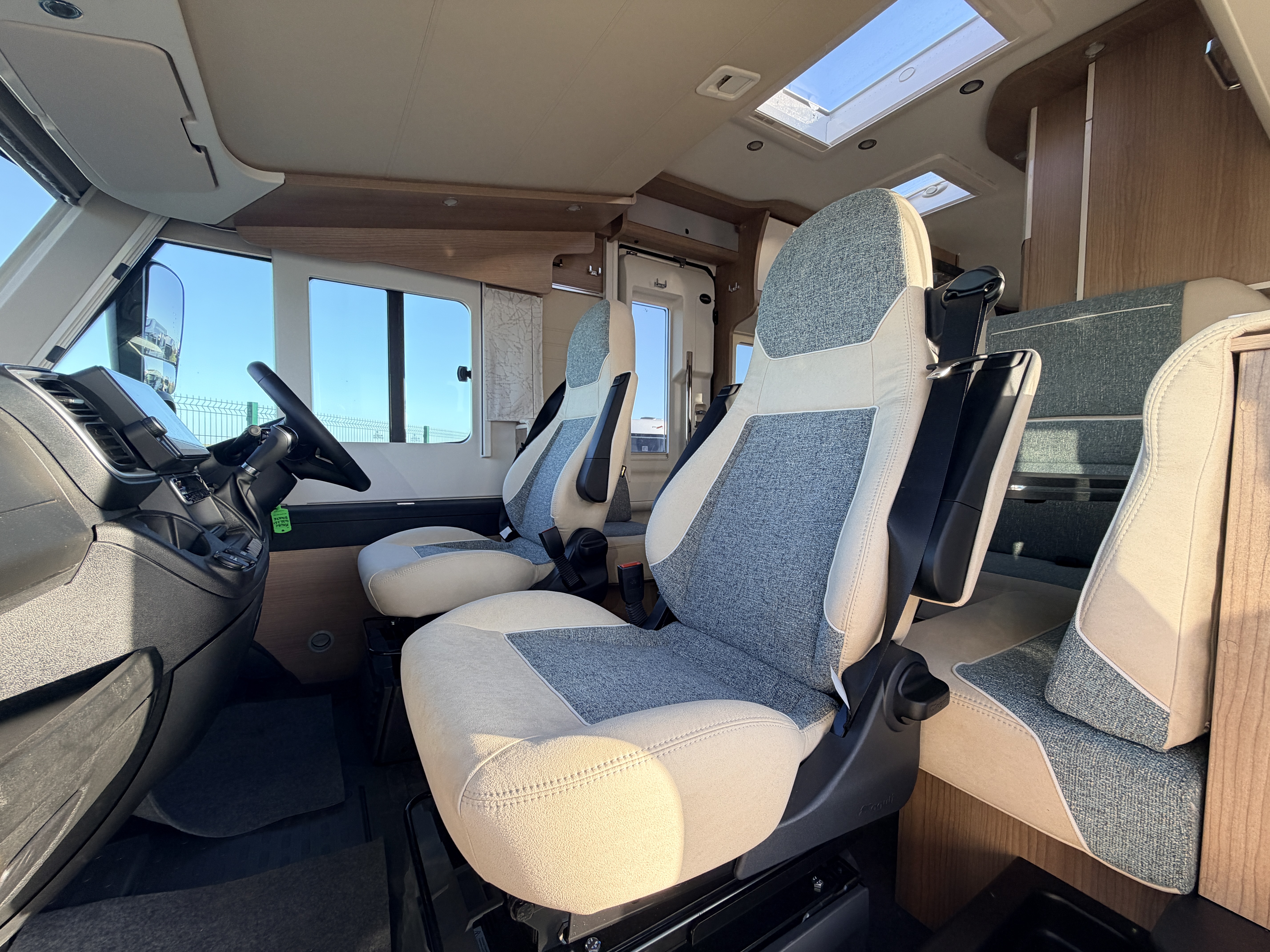 20251202 104937378 IOS