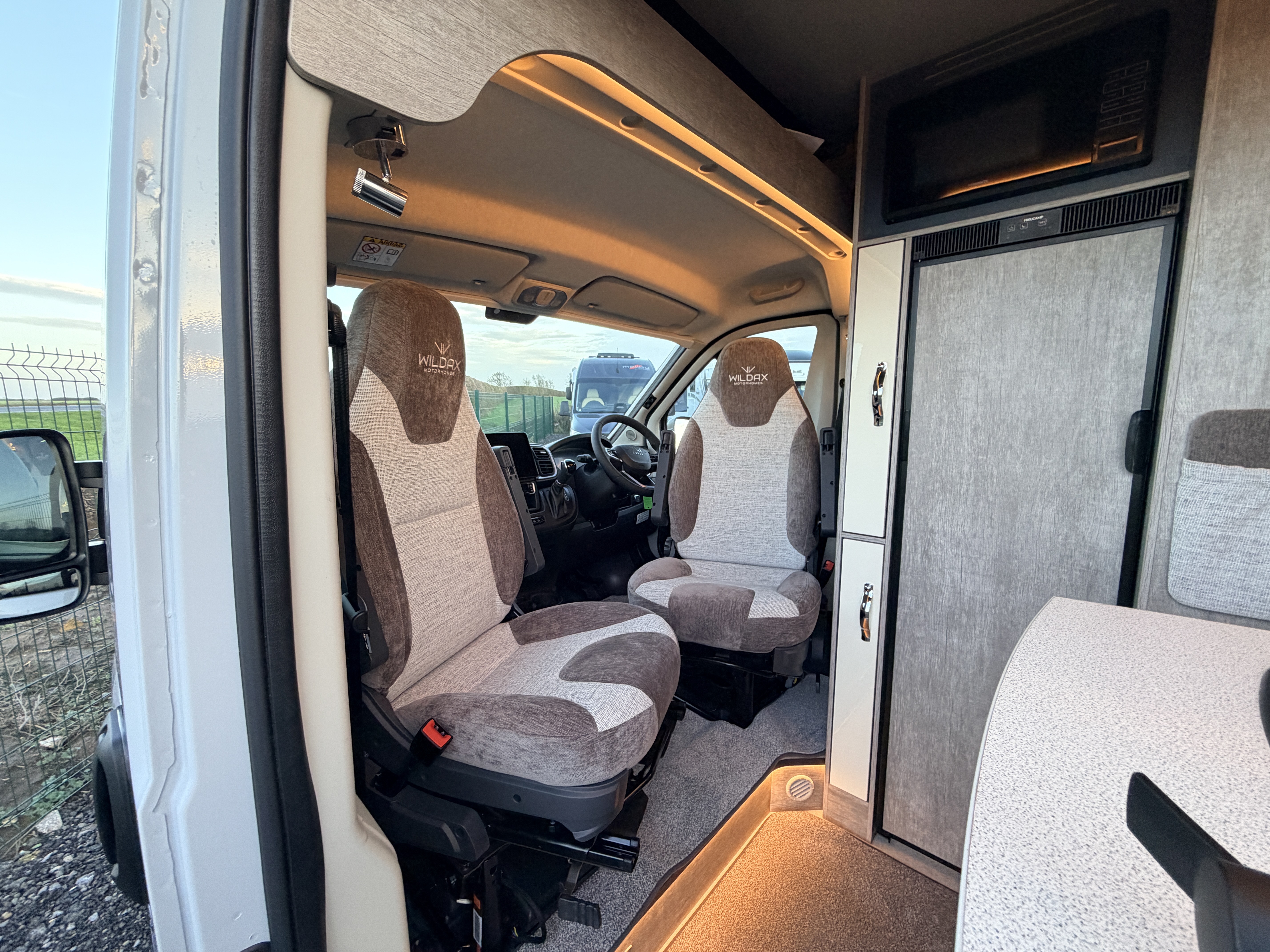 20251208 145609329 IOS